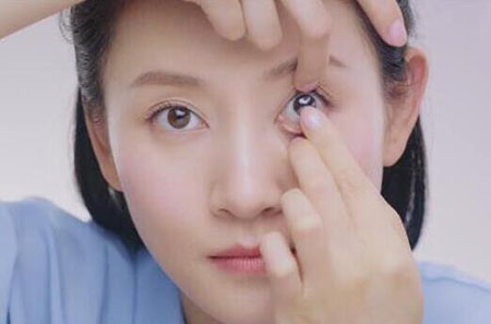 佩戴美瞳.jpg